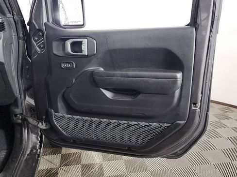 Used 2021 Jeep Wrangler Unlimited Sport image 29