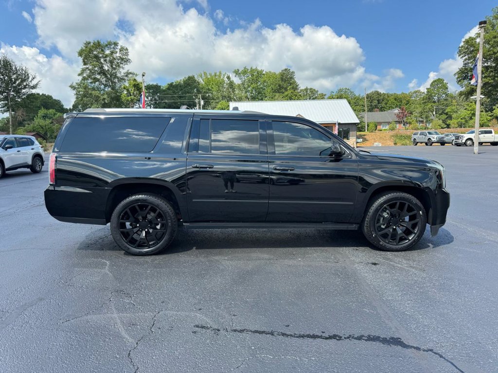 Used 2017 GMC Yukon XL Denali w/ Open Road Package AWD/4WD image 5