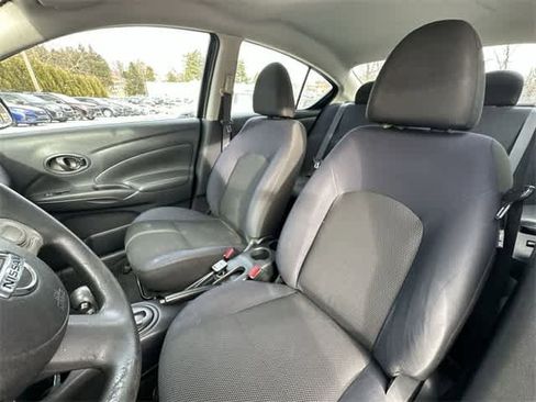 Used 2012 Nissan Versa SV image 11