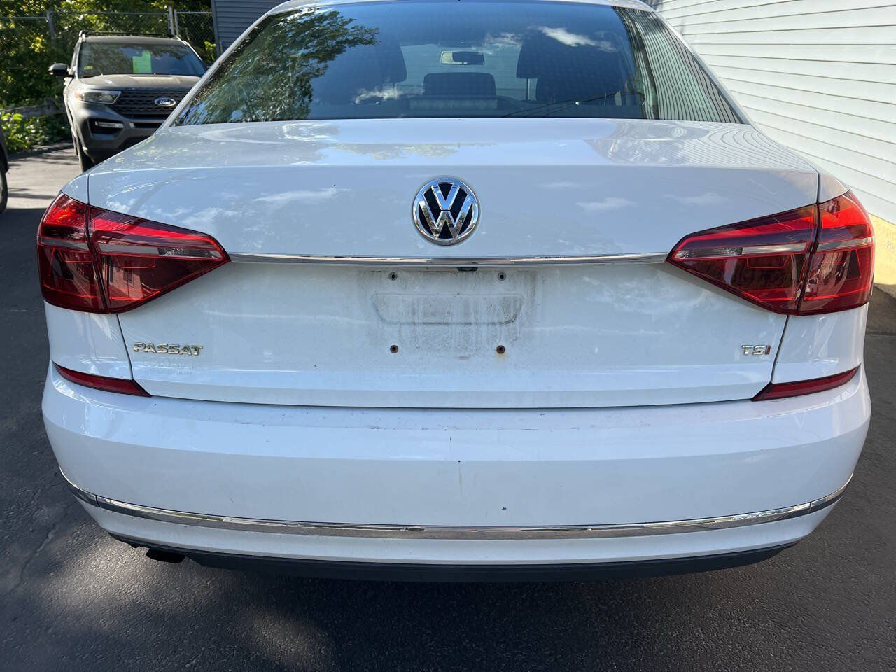 Used 2017 Volkswagen Passat 1.8T S FWD image 5