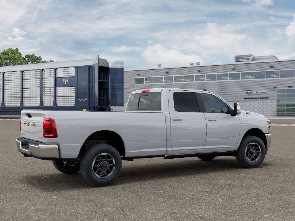 New 2025 RAM 3500 Laramie AWD/4WD image 4