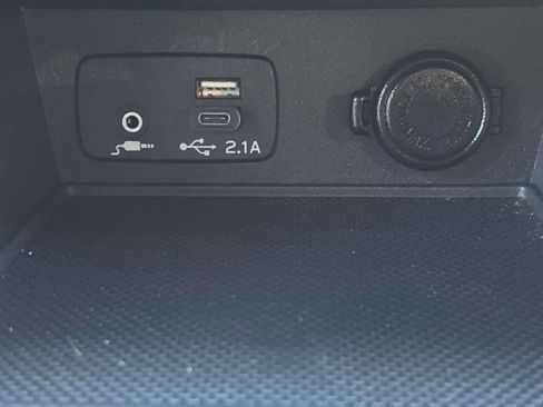 Used 2023 Subaru Crosstrek 2.0i Premium image 27