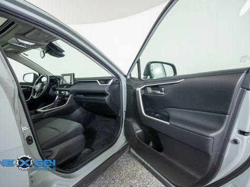 Used 2022 Toyota RAV4 XLE w/ Convenience Package AWD/4WD image 38