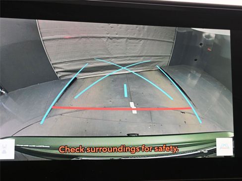 Used 2023 Toyota Highlander Limited image 12