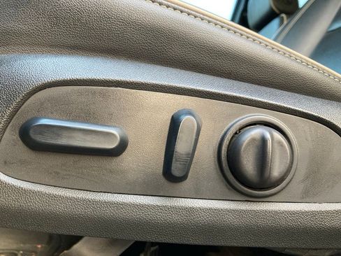 Used 2023 Chevrolet Traverse Premier w/ Redline Edition image 13