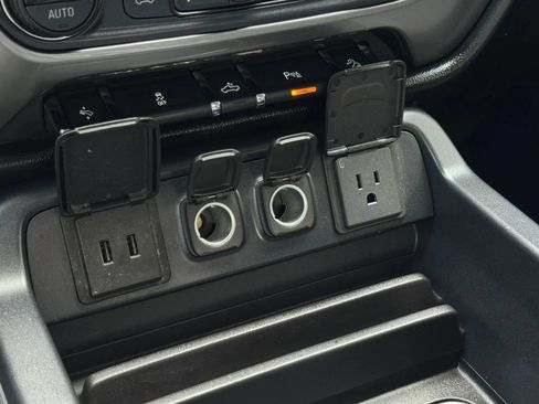 Used 2018 Chevrolet Silverado 1500 LT w/ Texas Edition AWD/4WD image 40