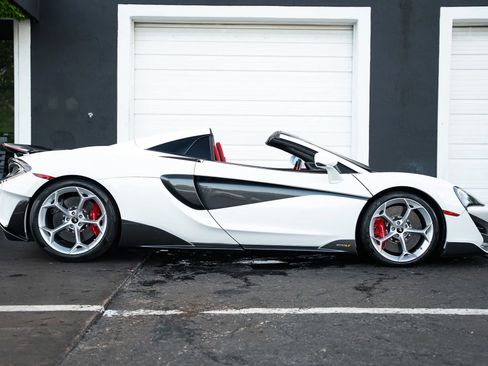Used 2020 McLaren 600LT Spider RWD image 10