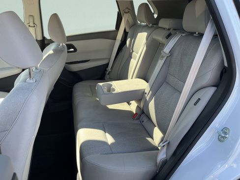 Used 2025 Nissan Rogue SV AWD/4WD image 30