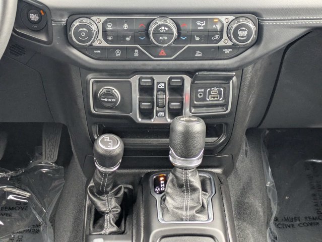 Certified 2026 Jeep Wrangler Unlimited Sahara AWD/4WD image 19