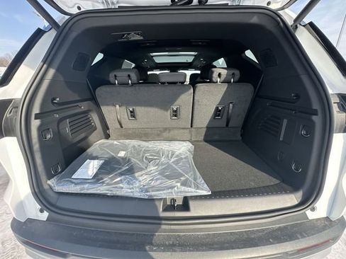 New 2026 Chevrolet Traverse LT w/ Sun and Wheel Package image 28