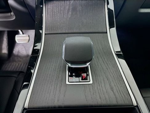 New 2026 Land Rover Range Rover Velar Dynamic SE AWD/4WD image 18
