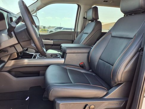 New 2026 Ford F250 Lariat w/ Black Appearance Package AWD/4WD image 9