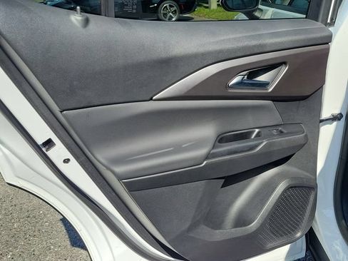 Used 2025 Chevrolet Equinox EV LT FWD image 18