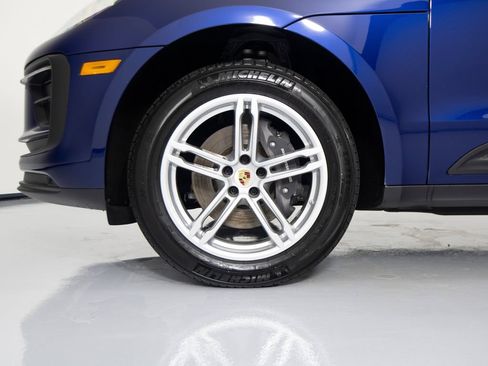 Certified 2026 Porsche Macan AWD/4WD image 17