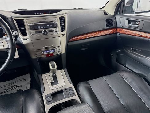 Used 2010 Subaru Outback 2.5i Limited AWD/4WD image 27