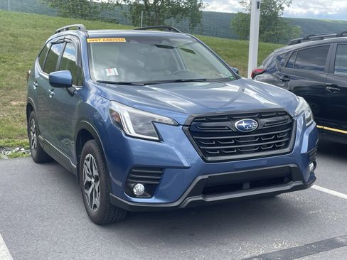 Certified 2023 Subaru Forester Premium AWD/4WD image 1