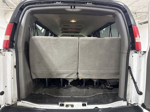 Used 2018 Chevrolet Express 3500 LT w/ LT Preferred Equipment Group image 23