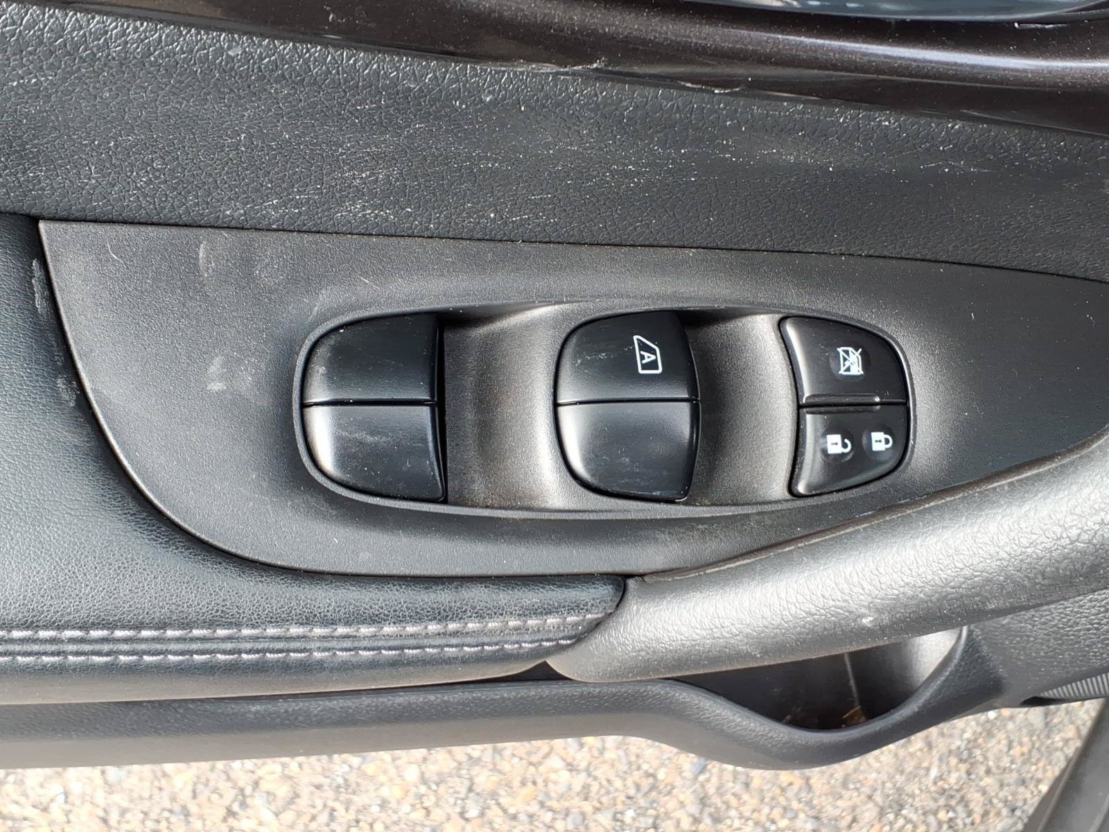 Used 2019 Nissan Rogue SV w/ Sun & Sound Touring Package AWD/4WD image 20