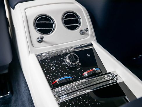 New 2026 Rolls-Royce Spectre image 23