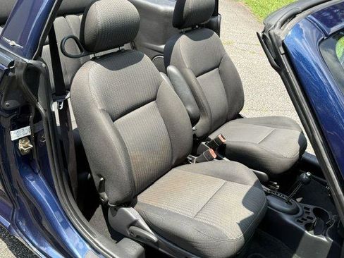 Used 2005 Chrysler PT Cruiser Convertible FWD image 6