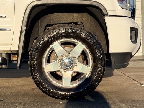 Used 2015 GMC Sierra 2500 Denali w/ Duramax Plus Package image 13