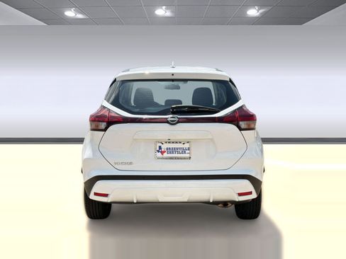 Used 2023 Nissan Kicks S FWD image 10