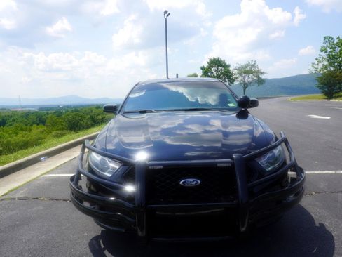 Used 2016 Ford Taurus Police Interceptor AWD image 2
