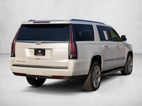 Used 2020 Cadillac Escalade ESV Luxury image 5
