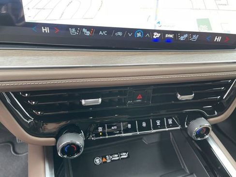 New 2026 Chevrolet Tahoe High Country AWD/4WD image 19