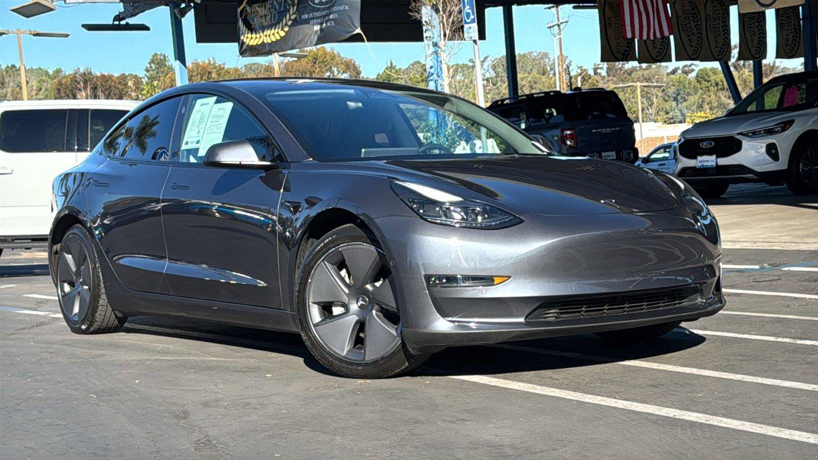 Used 2022 Tesla Model 3 Long Range AWD/4WD image 2