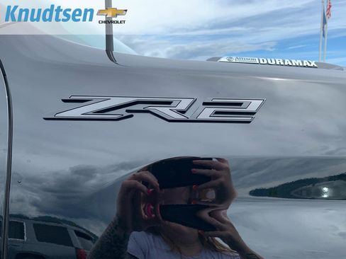 Used 2025 Chevrolet Silverado 2500 ZR2 w/ Technology Package AWD/4WD image 10