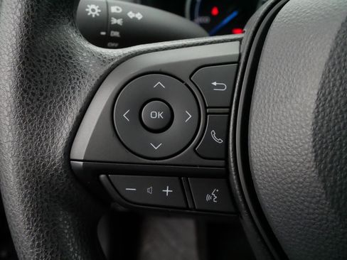 Certified 2025 Toyota RAV4 LE image 26