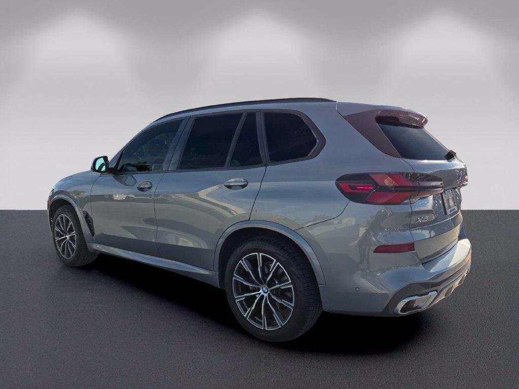 Certified 2025 BMW X5 xDrive40i w/ Executive Package AWD/4WD image 6