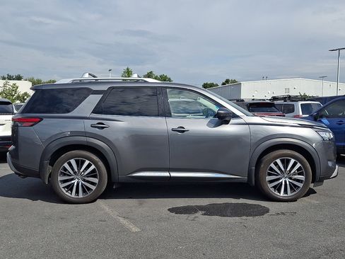 Certified 2022 Nissan Pathfinder Platinum w/ Lighting Package (N92) AWD/4WD image 7