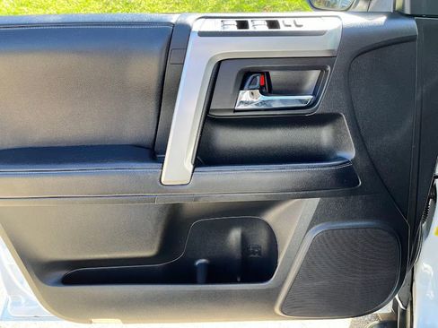 Used 2019 Toyota 4Runner SR5 image 6