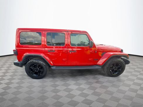 Used 2022 Jeep Wrangler Unlimited Sahara AWD/4WD image 5