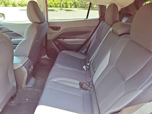 Used 2025 Subaru Crosstrek 2.5i Premium AWD/4WD image 17