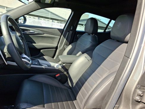 Used 2024 Alfa Romeo Tonale Veloce w/ Premium Interior Package image 24