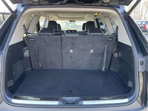Used 2024 Toyota Grand Highlander Limited image 9