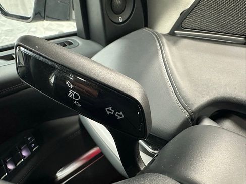 Used 2025 Lincoln Navigator Reserve image 21