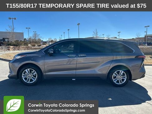 Used 2022 Toyota Sienna Limited image 4