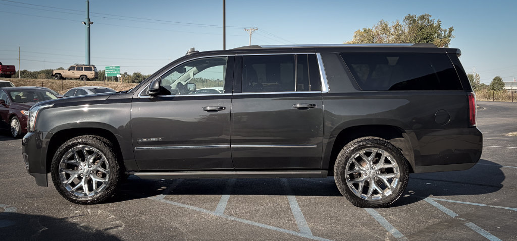 Used 2020 GMC Yukon XL Denali w/ Denali Ultimate Package AWD/4WD image 20