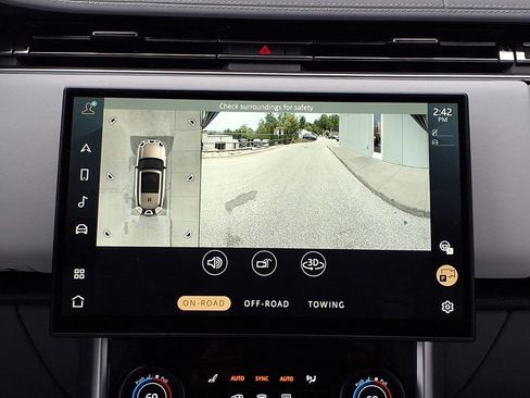 Used 2023 Land Rover Range Rover SV AWD/4WD image 19