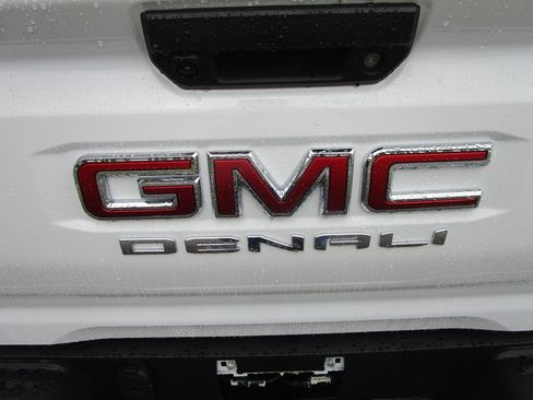 New 2026 GMC Canyon Denali AWD/4WD image 10