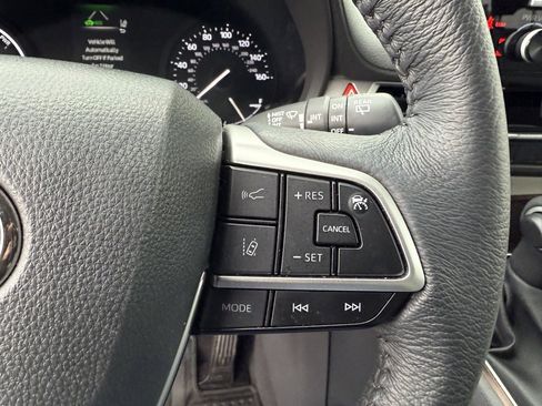 Certified 2023 Toyota Sienna XLE image 30