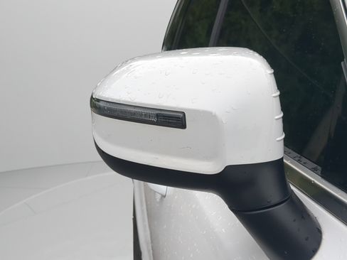 Certified 2023 Kia Telluride EX w/ EX Captain's Chair Package FWD image 9