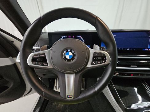 Used 2024 BMW X5 xDrive40i w/ M Sport Package image 9