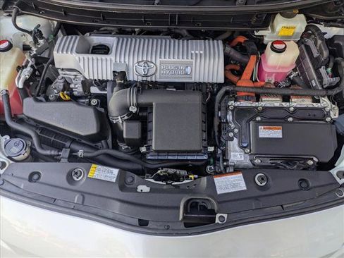 Used 2015 Toyota Prius Prime Advanced image 21