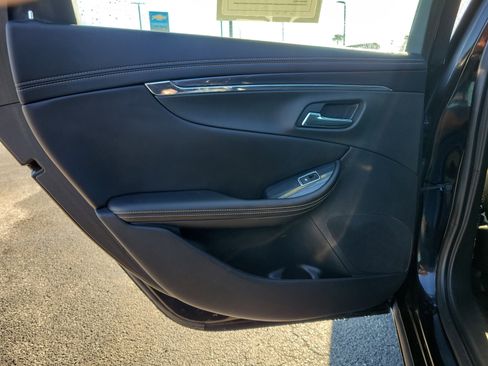 Used 2019 Chevrolet Impala Premier w/ Premier Confidence Package image 13