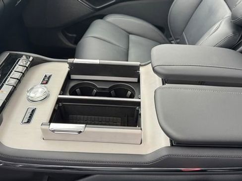 New 2025 Lincoln Navigator L Reserve image 26